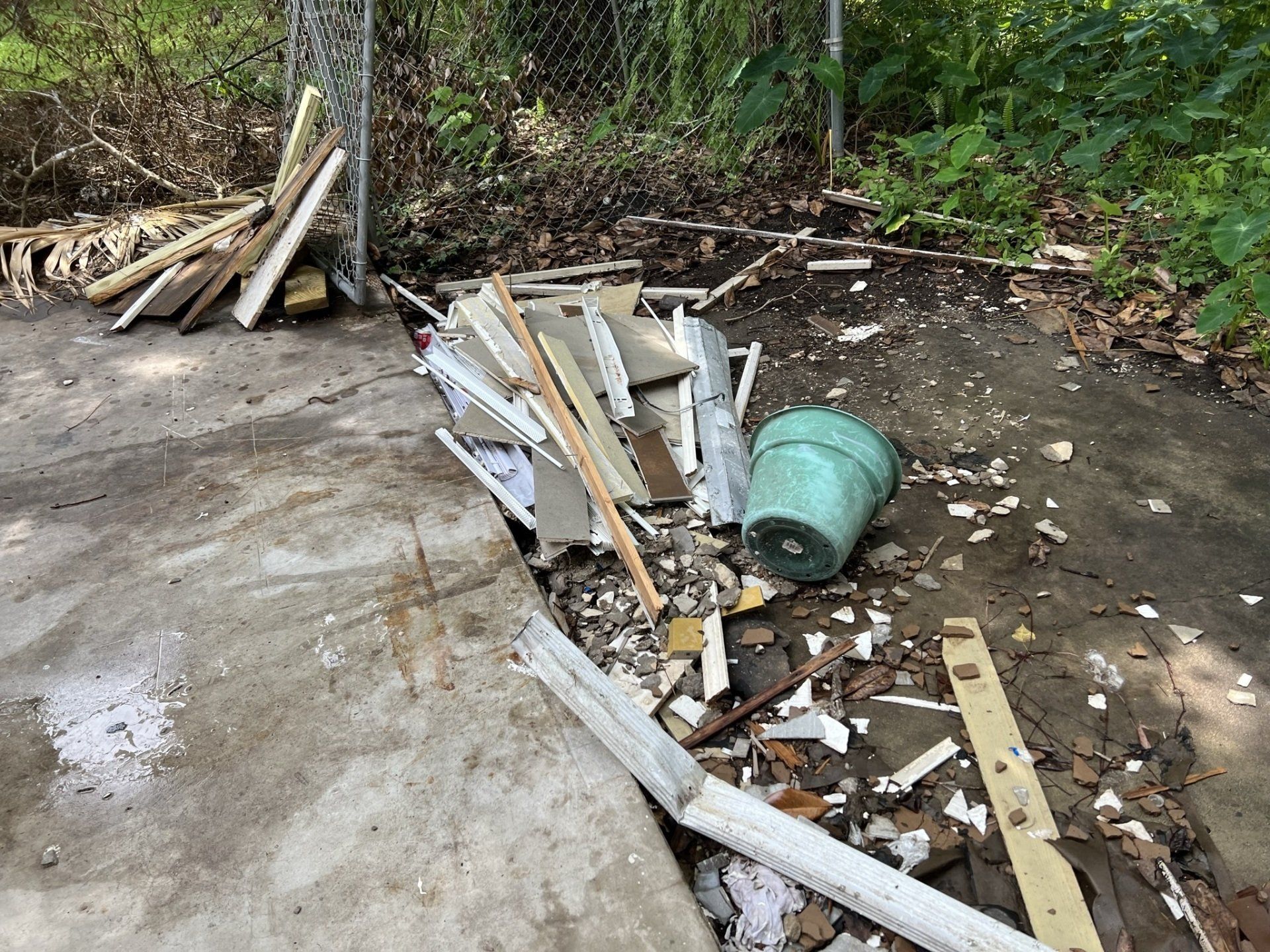 Construction Debris Removal Services in Spring Hill, FL - We Pick Up