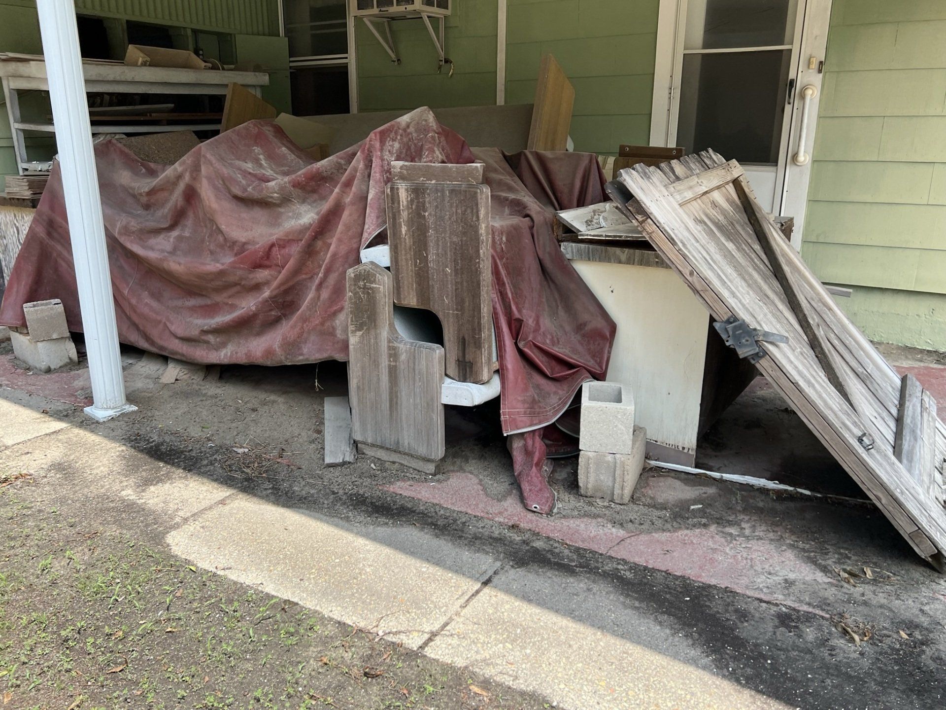 Old Furniture Removal Spring Hill - We Pick Up