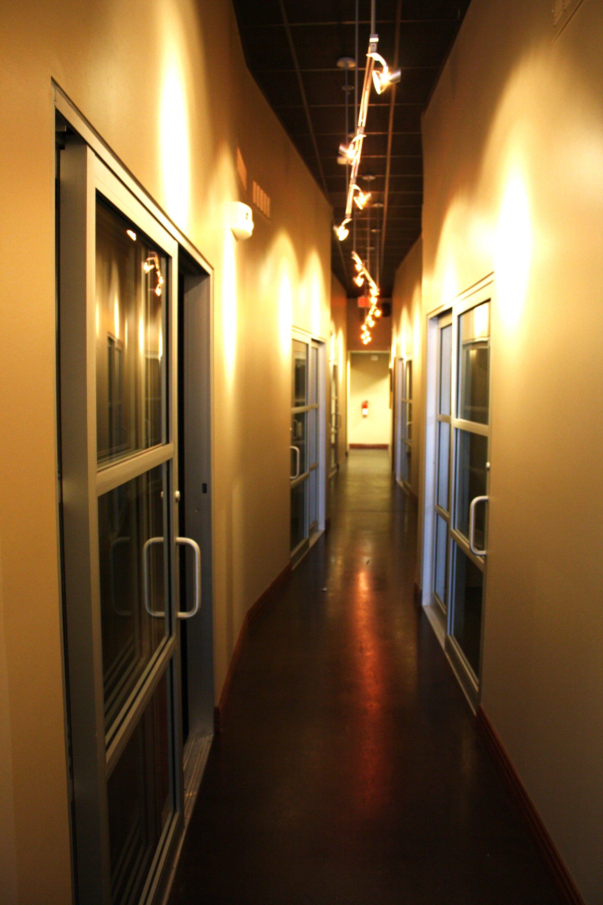 bella studio salons hutchinson ks