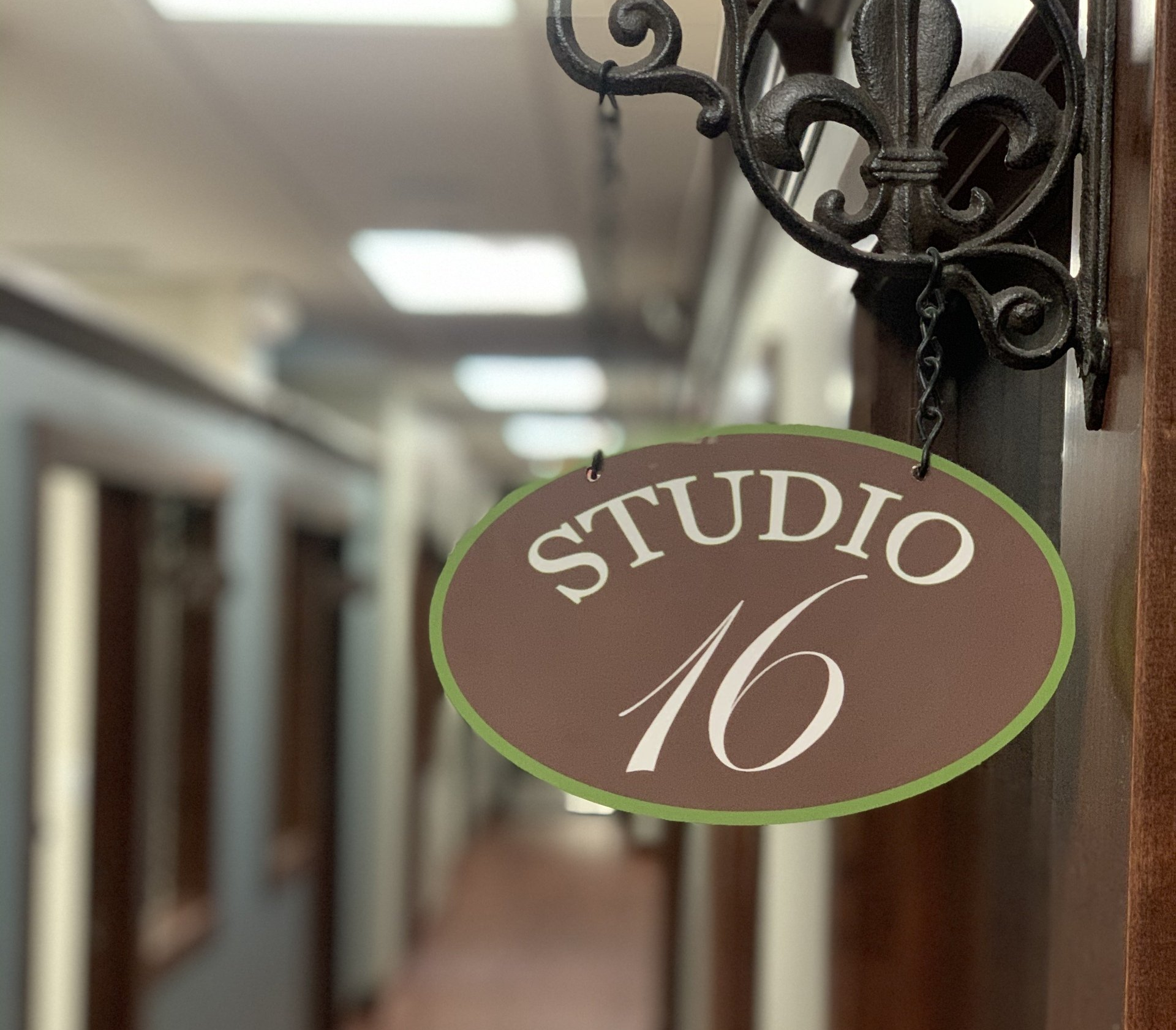 bella studio salons available wichita ks