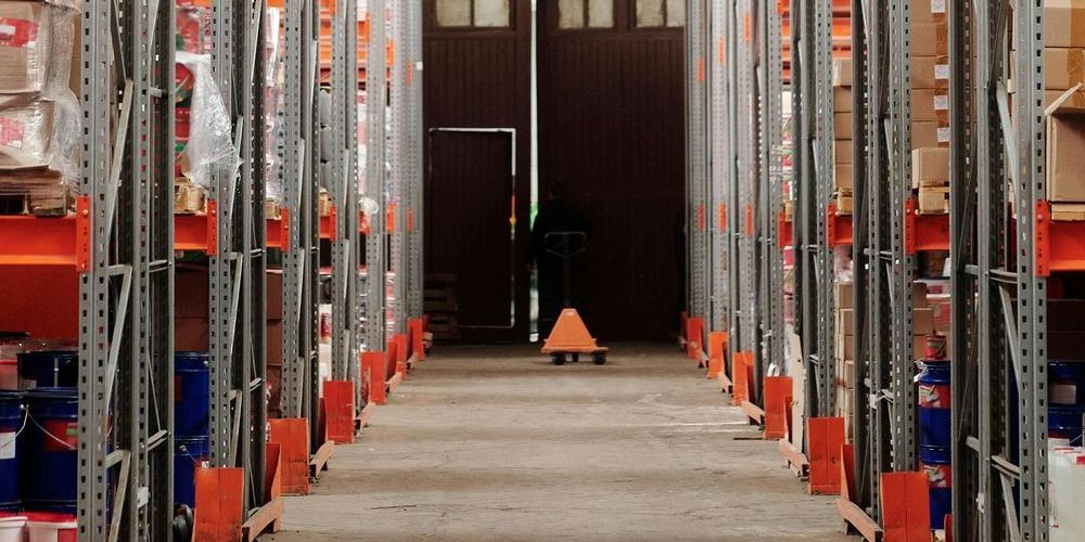 Why Warehouse and Industrial Spaces Need Specialized Commercial Cleaning