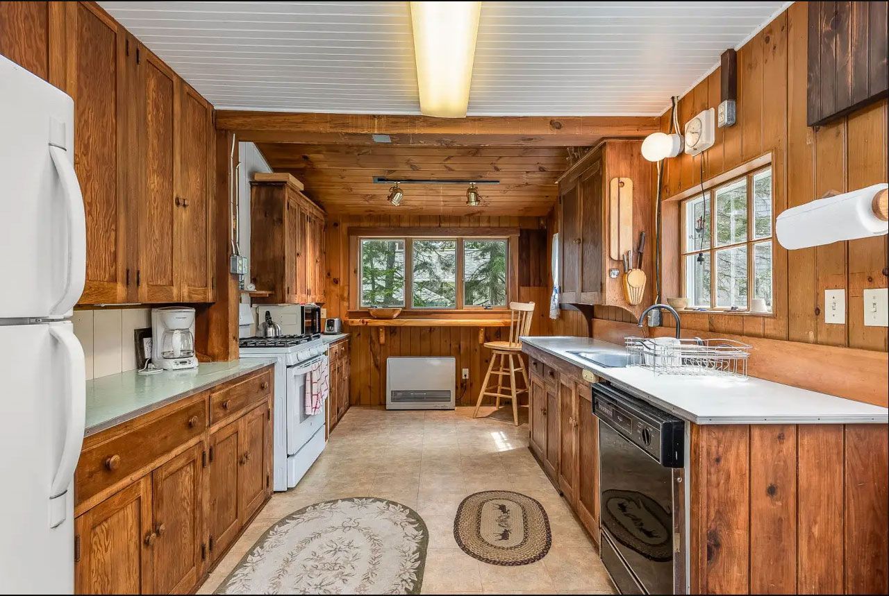 Pine Cliff Cottage, fully equipped kitchen