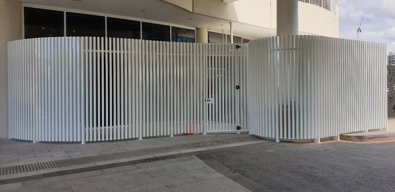 Aluminium White Curve Privacy Screen Gate — Aluminium Gates in Burleigh Head, QLD