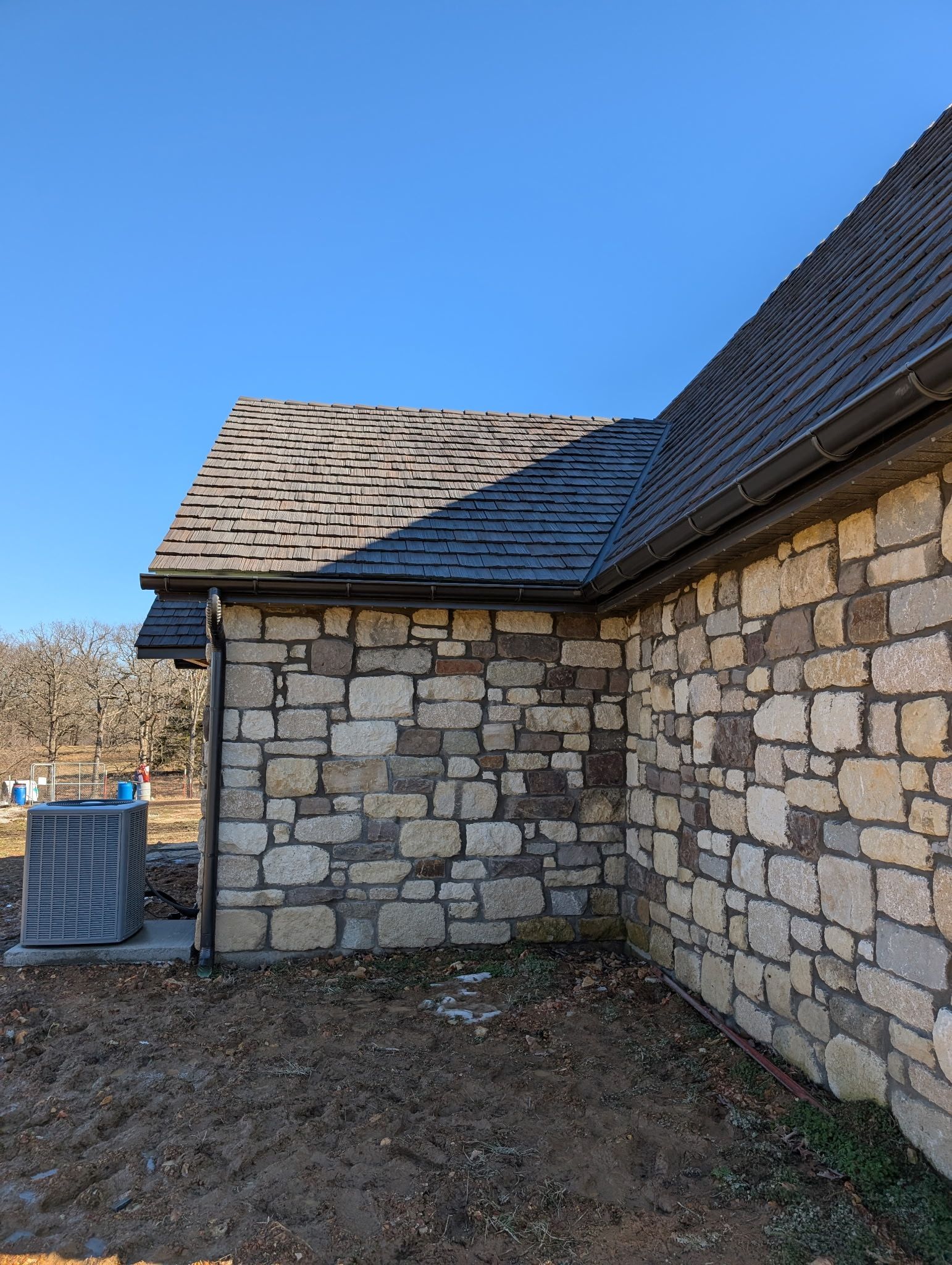 A hhome where new gutters were installed