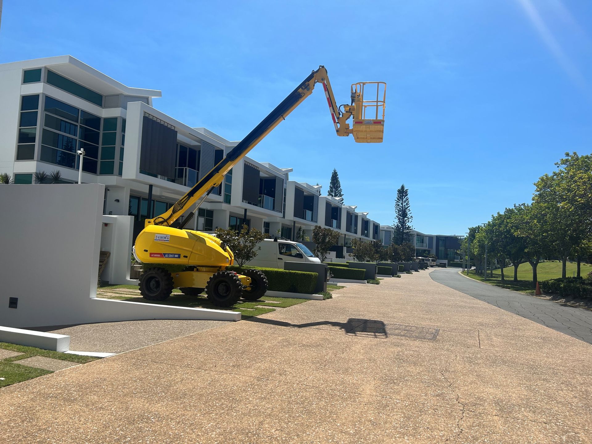 access lift hire gold coast