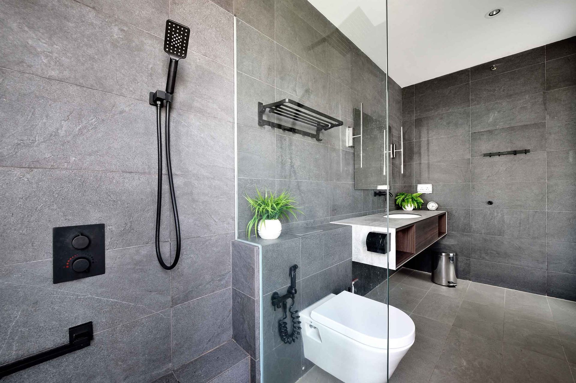 Luxury bathroom — Atlanta, GA — HomeBook Pro Linx