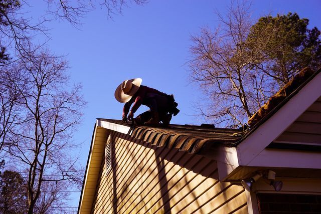 Sealing roof — Atlanta, GA — HomeBook Pro Linx