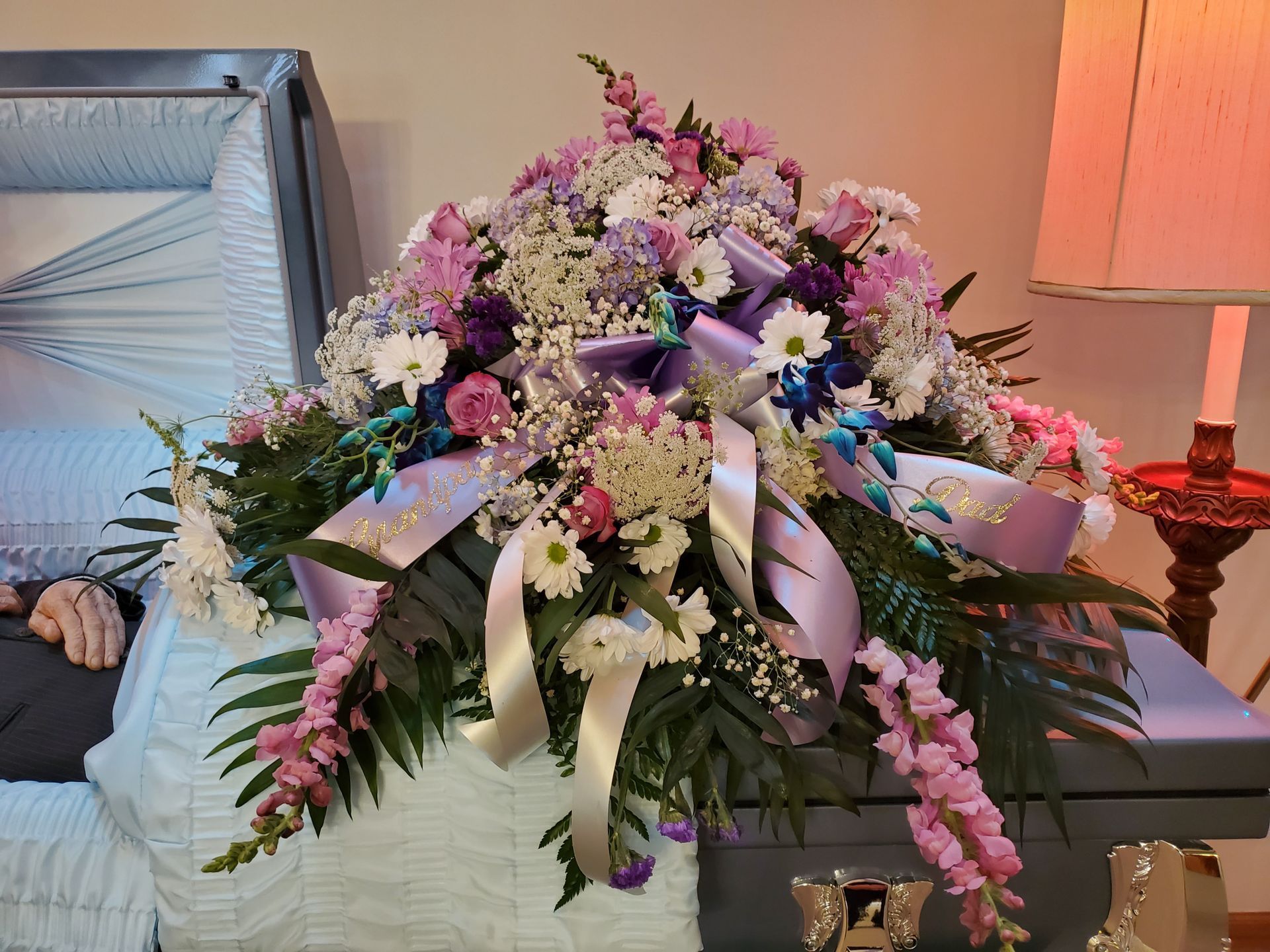 Funerals Zanesville, OH Elegant Décor N Floral Design