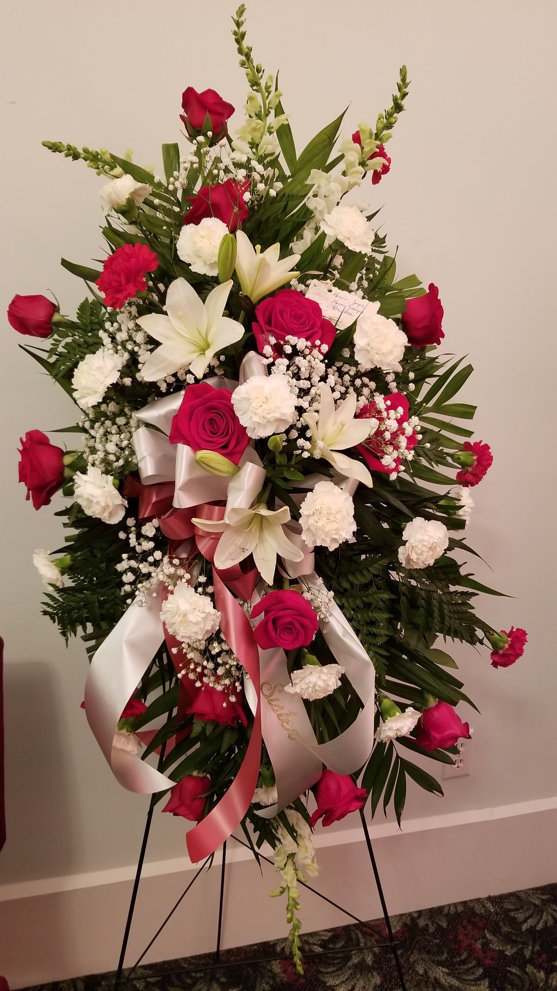 Funerals Zanesville, OH Elegant Décor N Floral Design