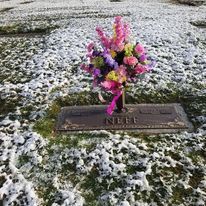 Grave Flowers — Zanesville, OH — Elegant Décor N Floral Design