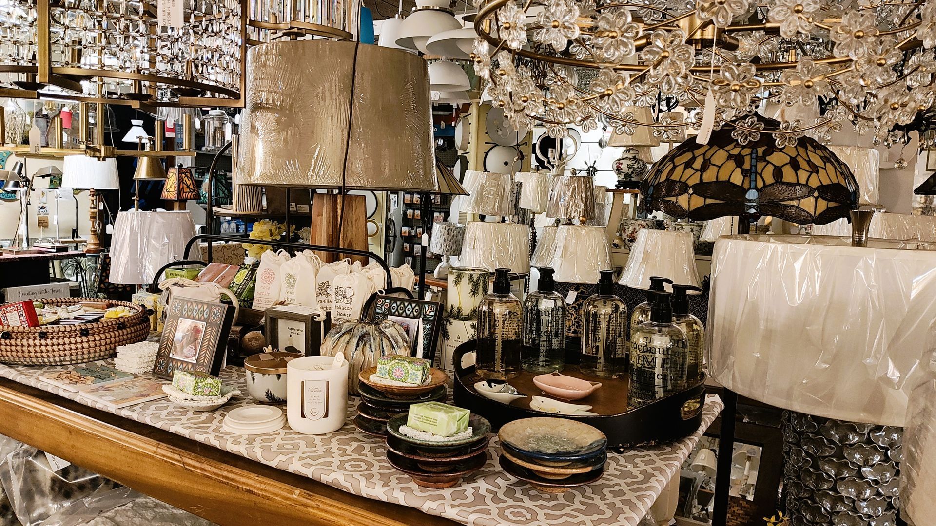 Gifts & Accessories in Avon, CT Avon Lighting