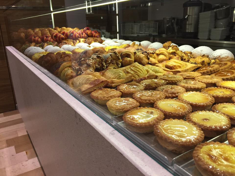 crostatine alla crema e dolci di pasta sfoglia