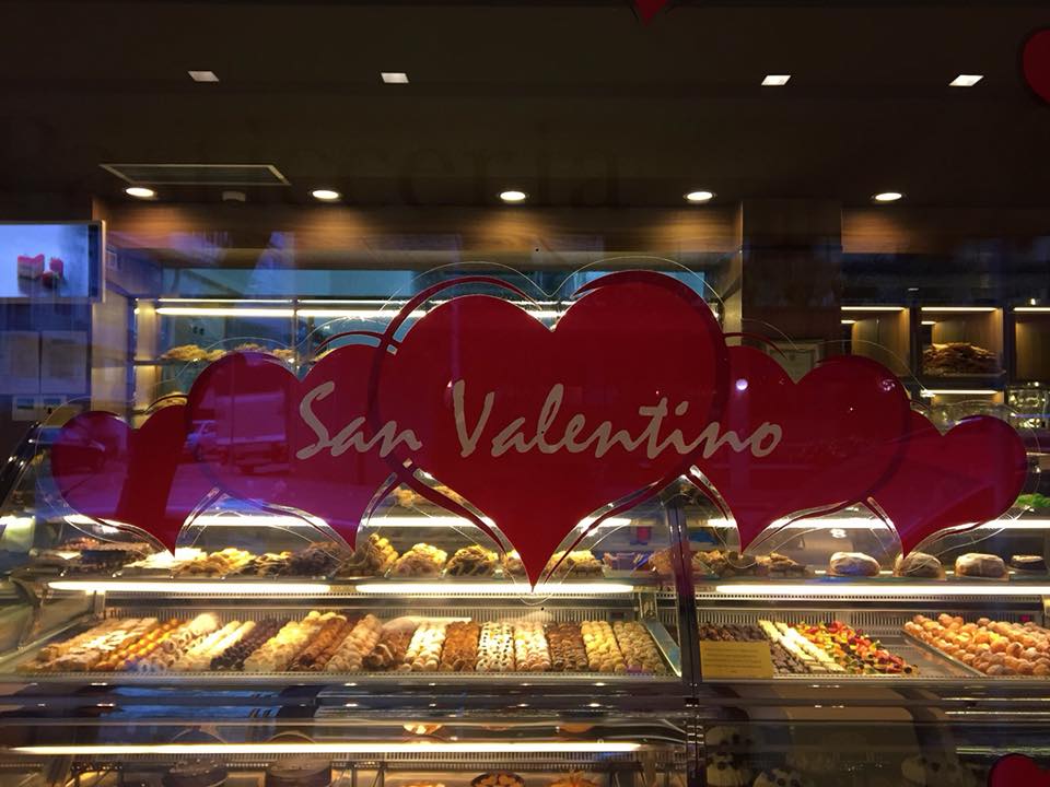assortimento di dolci per San Valentino