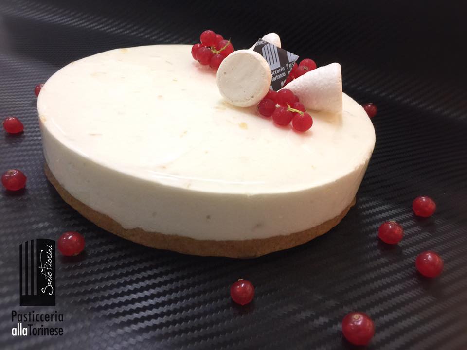 torta alla panna con ribes