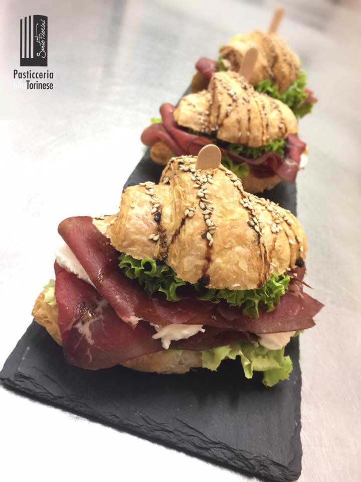 brioche salate con bresaola e insalata