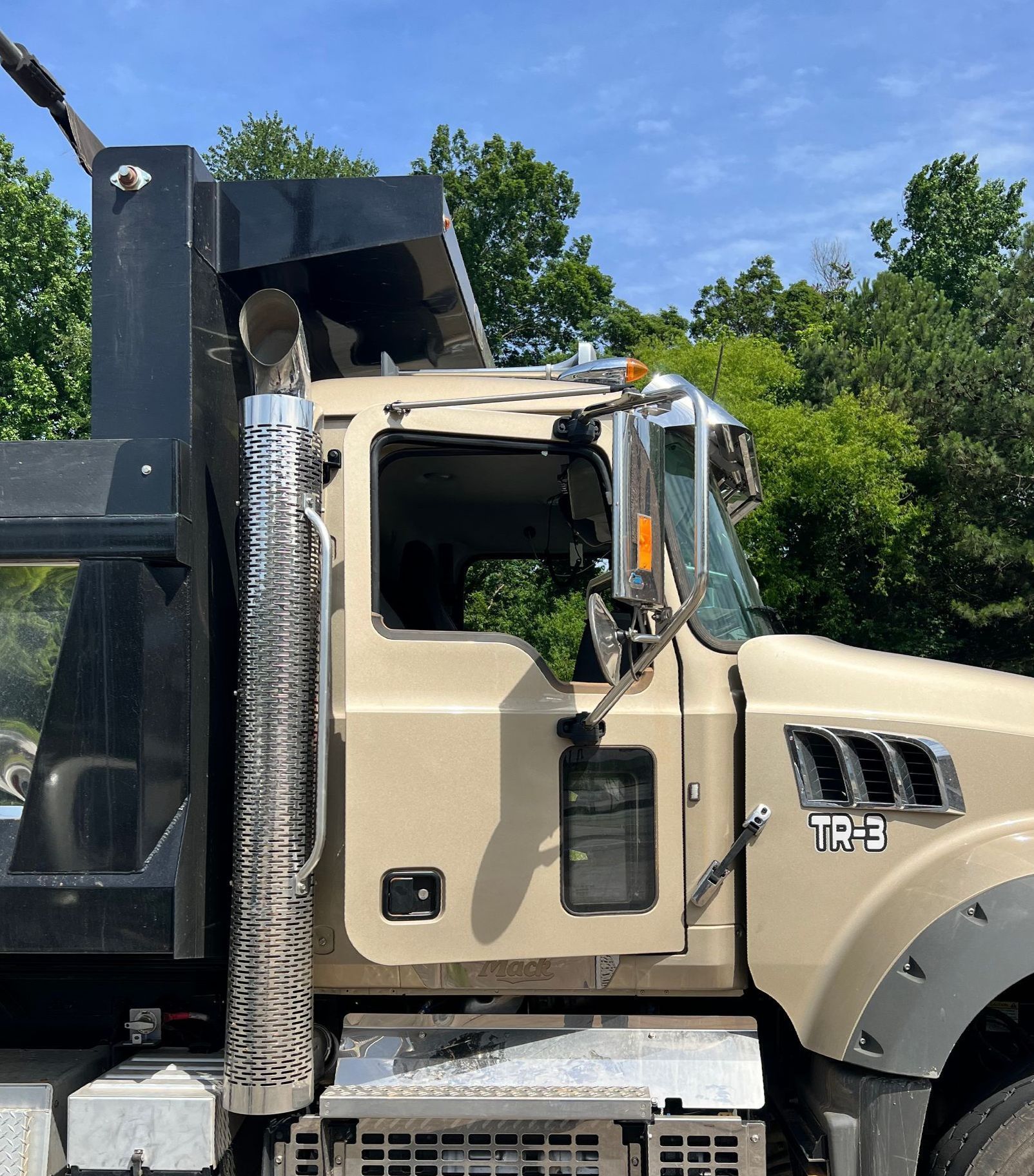 Before semi truck glass repair in Gainesville, GA