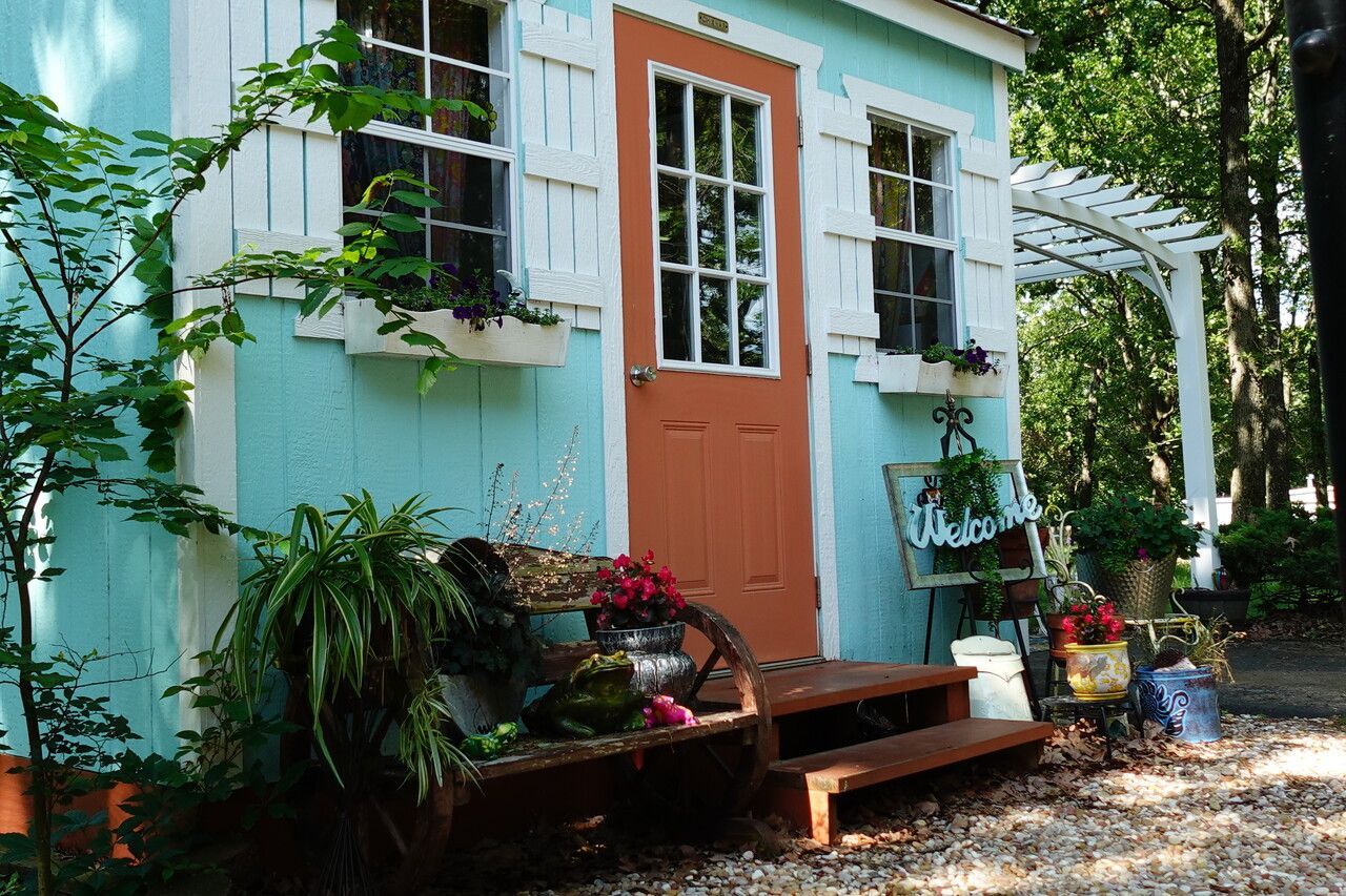 Side Utility building that doubles as a photography studio