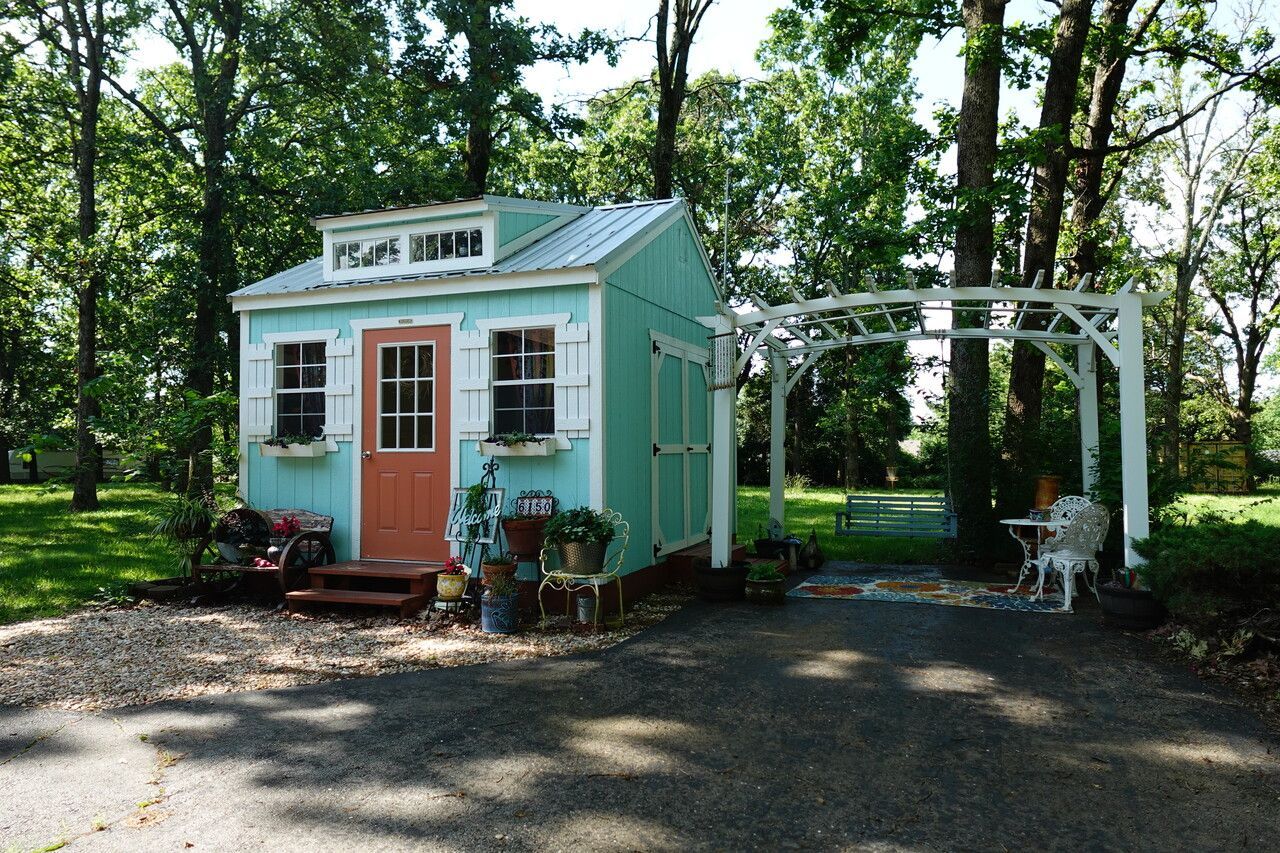 Side Utility that doubles as a Photography Studio