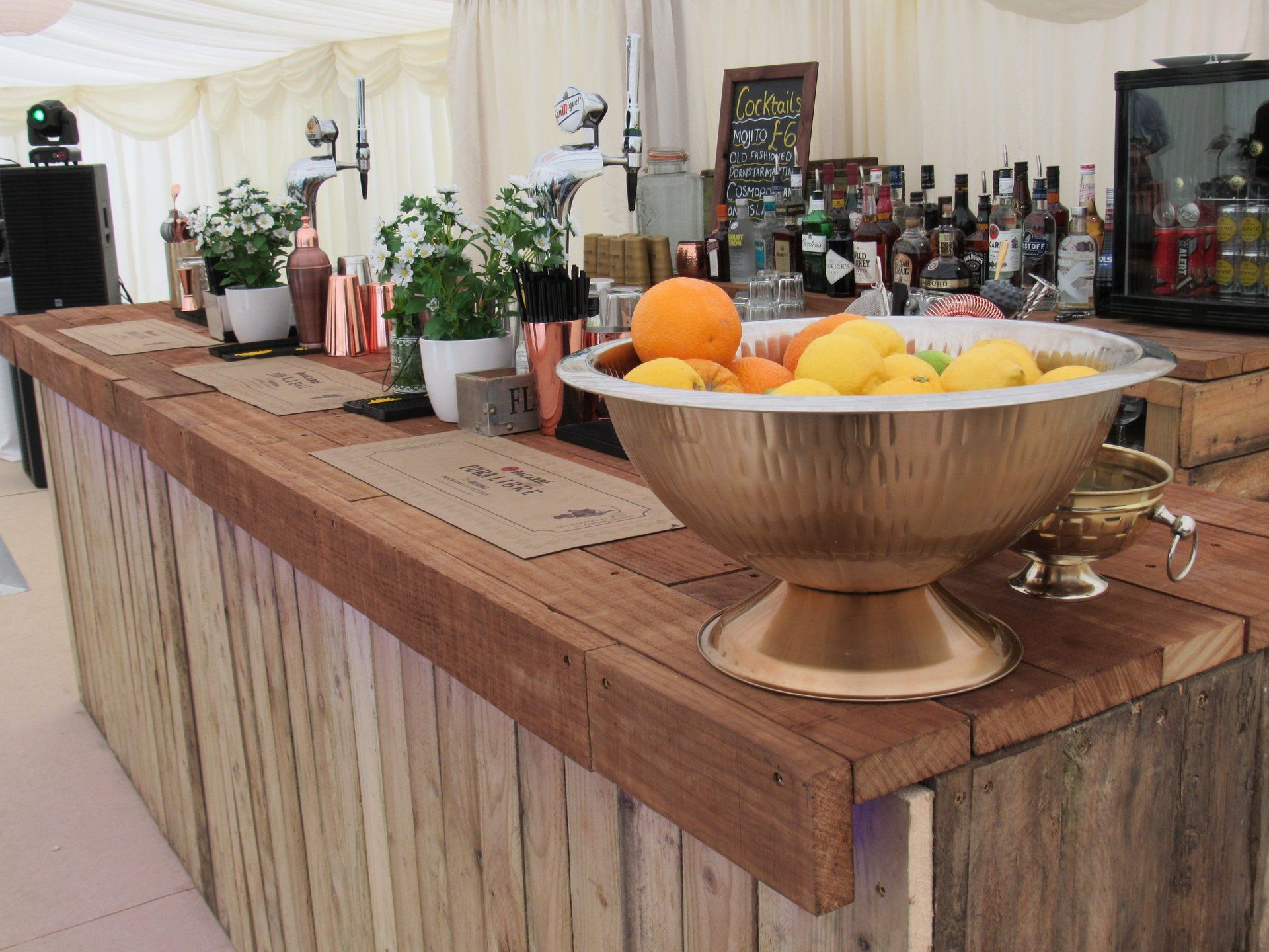 North Wales wedding bars to hire, Gin bars, Prosecco bars, Cocktail bars, Draught bars, Wines