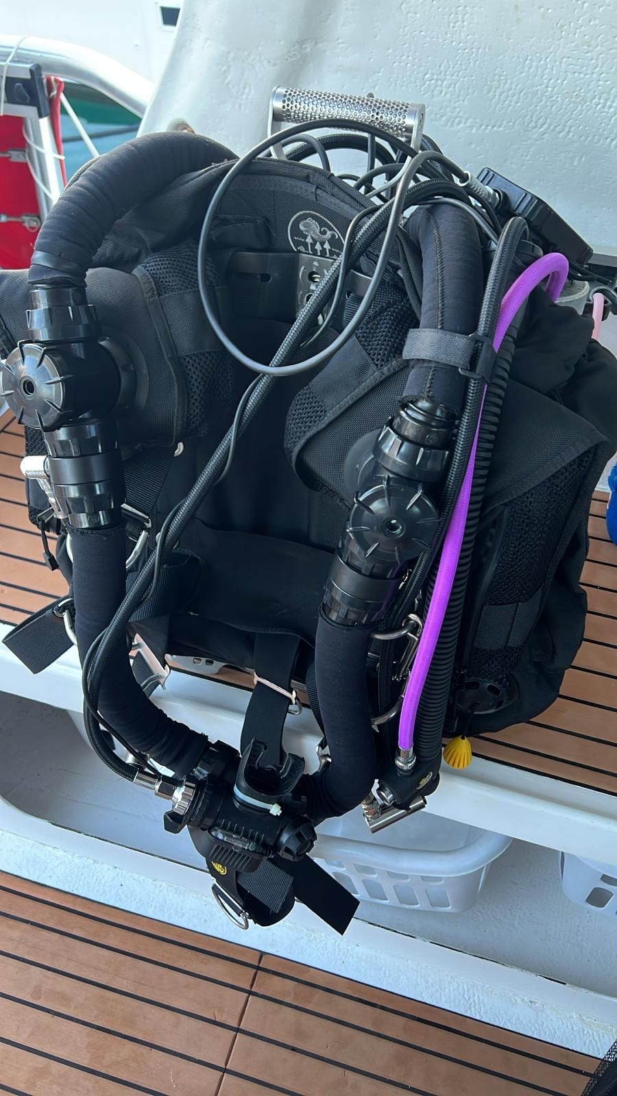 Second hand poseidon rebreathers & Poseidon regulators for sale