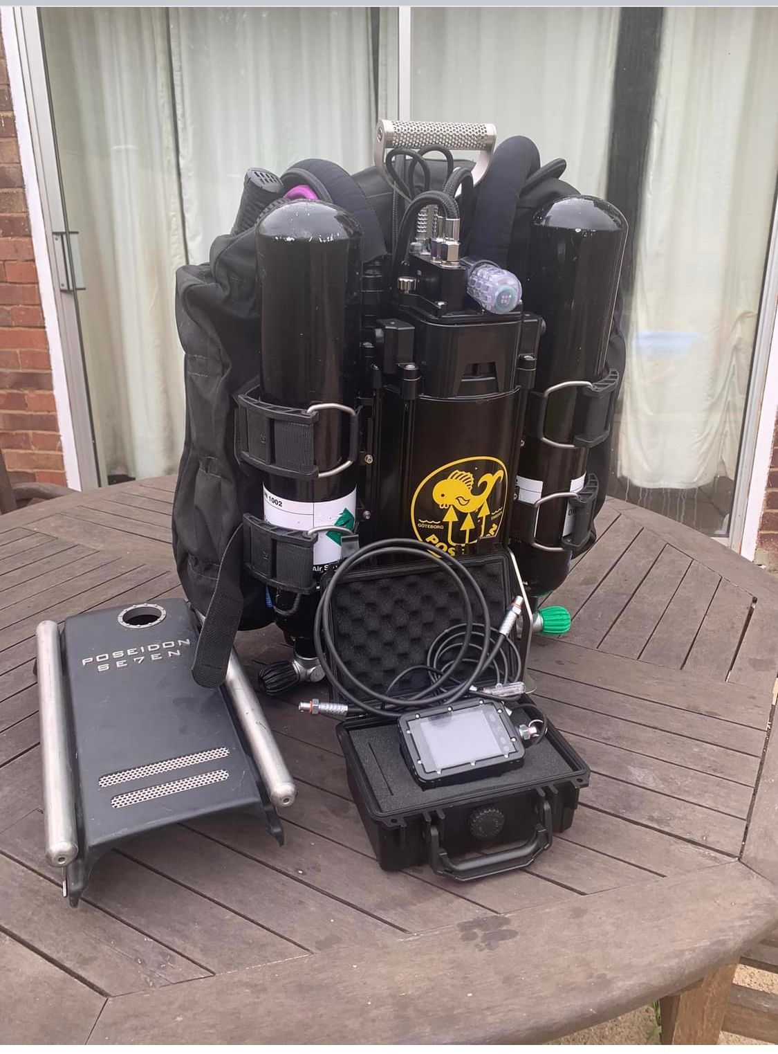 Second hand poseidon rebreathers & Poseidon regulators for sale