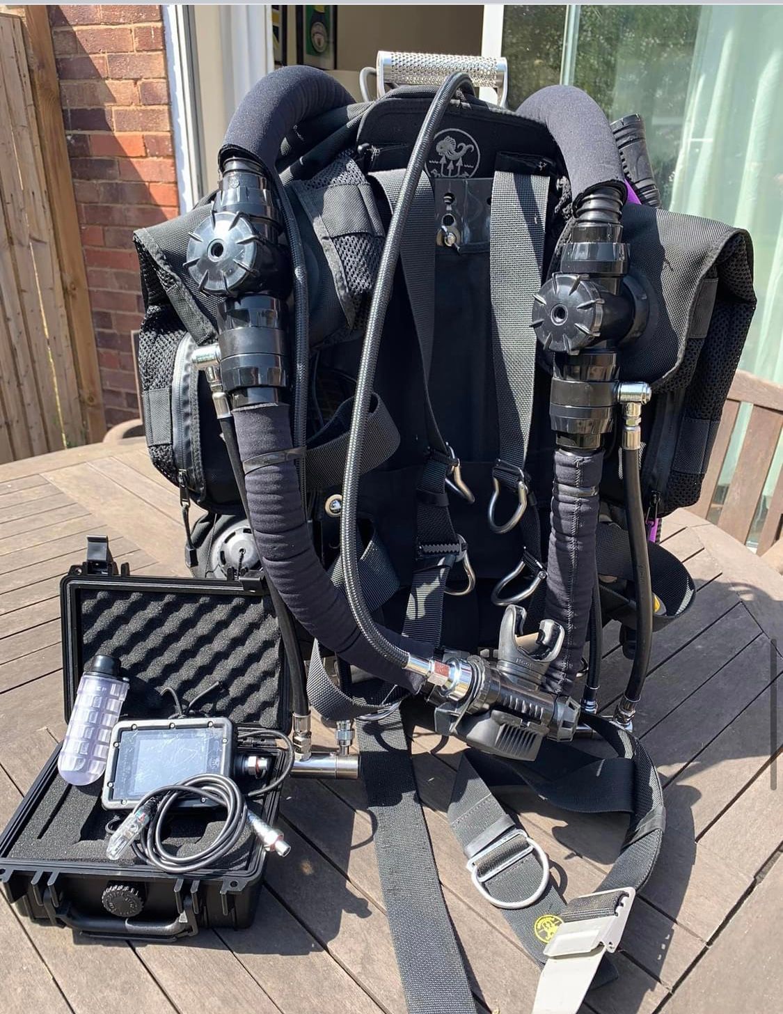 Second hand poseidon rebreathers & Poseidon regulators for sale