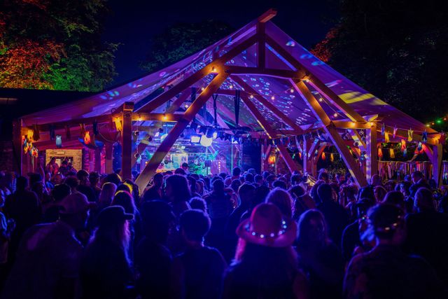 Tonnau Tropical Garden Party festival photo