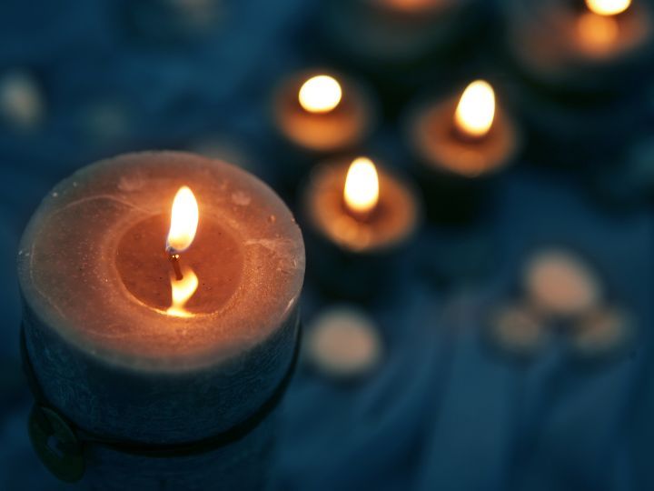 How Online Memorials and Tribute Videos Help Families Stay Connected