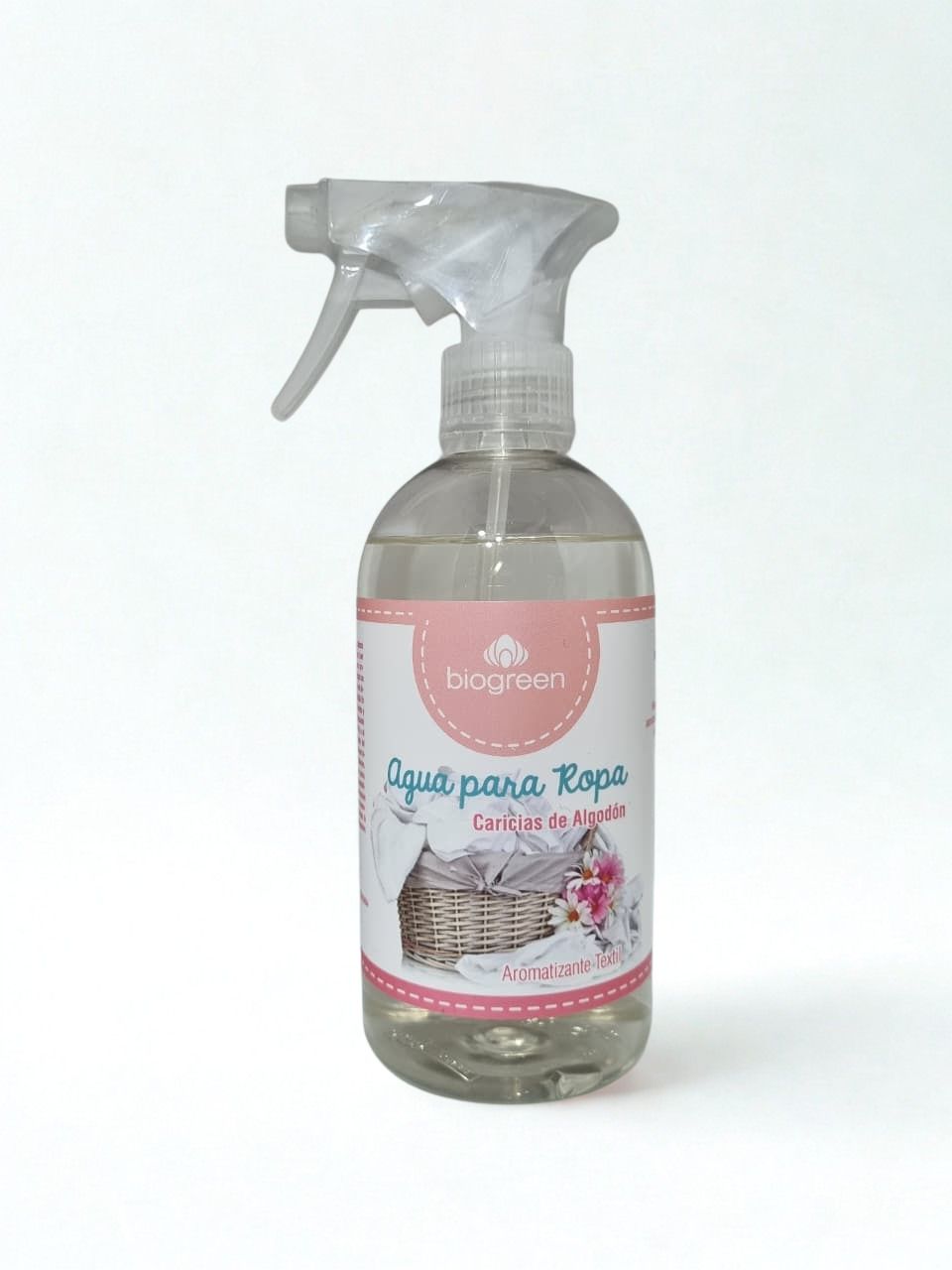Botella pulverizadora transparente con etiqueta rosa y pulverizador de gatillo