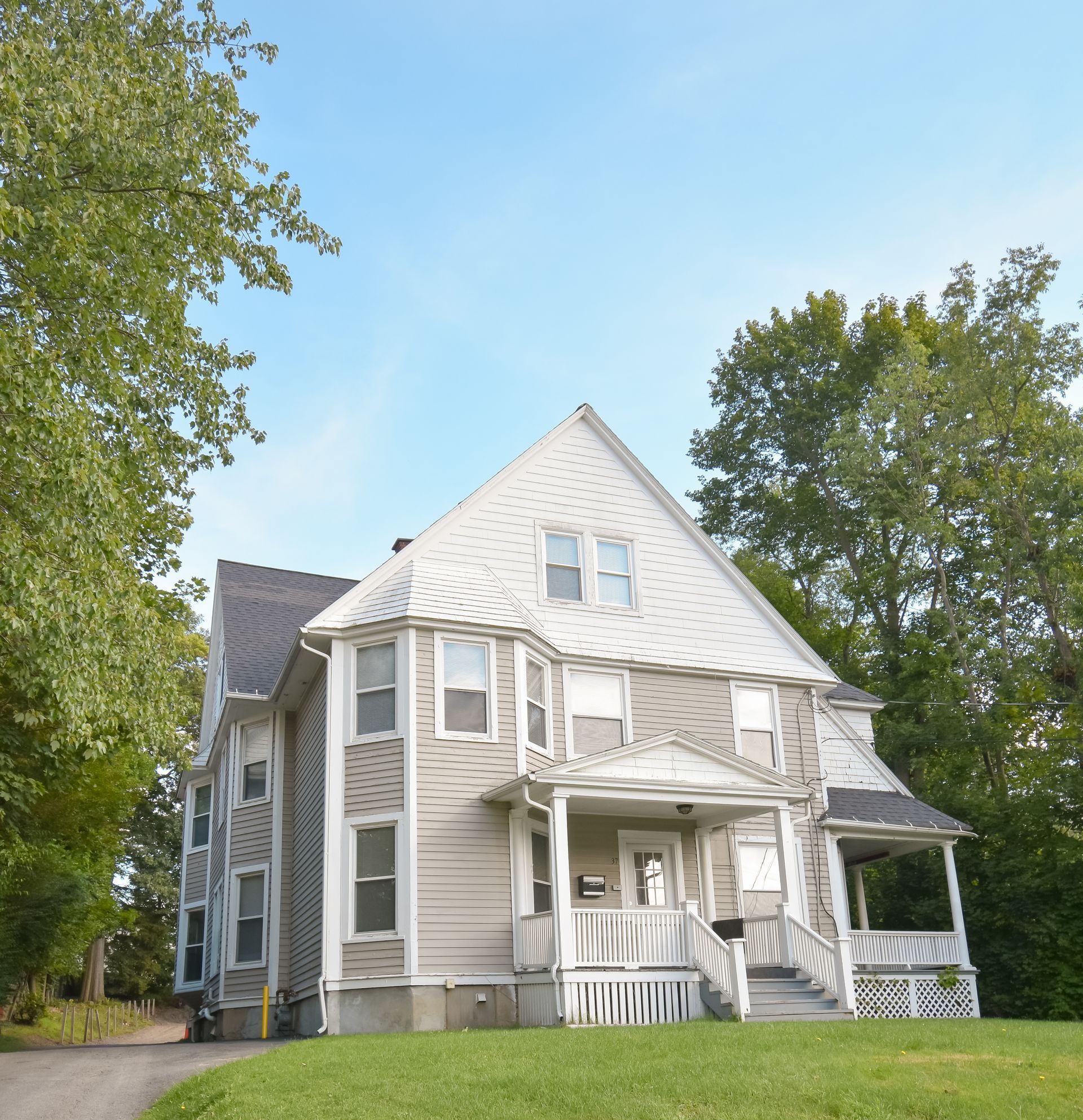 37 Prospect outside view