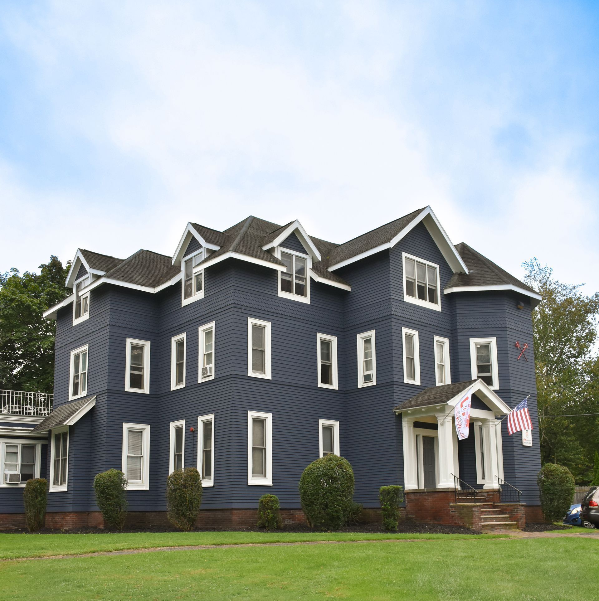 59 Tompkins outside view