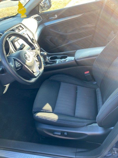 steering wheel detail