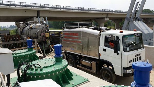 Pronta assistenza per la disostruzione di pozzi neri