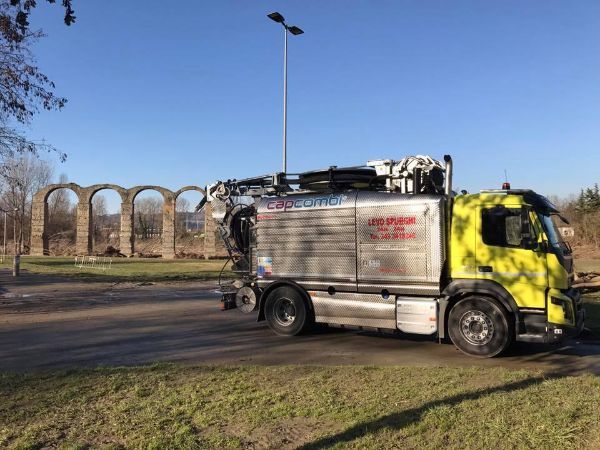 Camion per lo spurgo