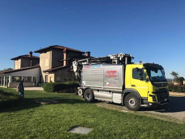 Disostruzione di pozzi neri per abitazioni