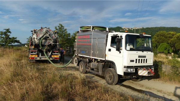 Camion per interventi di spurgo privati