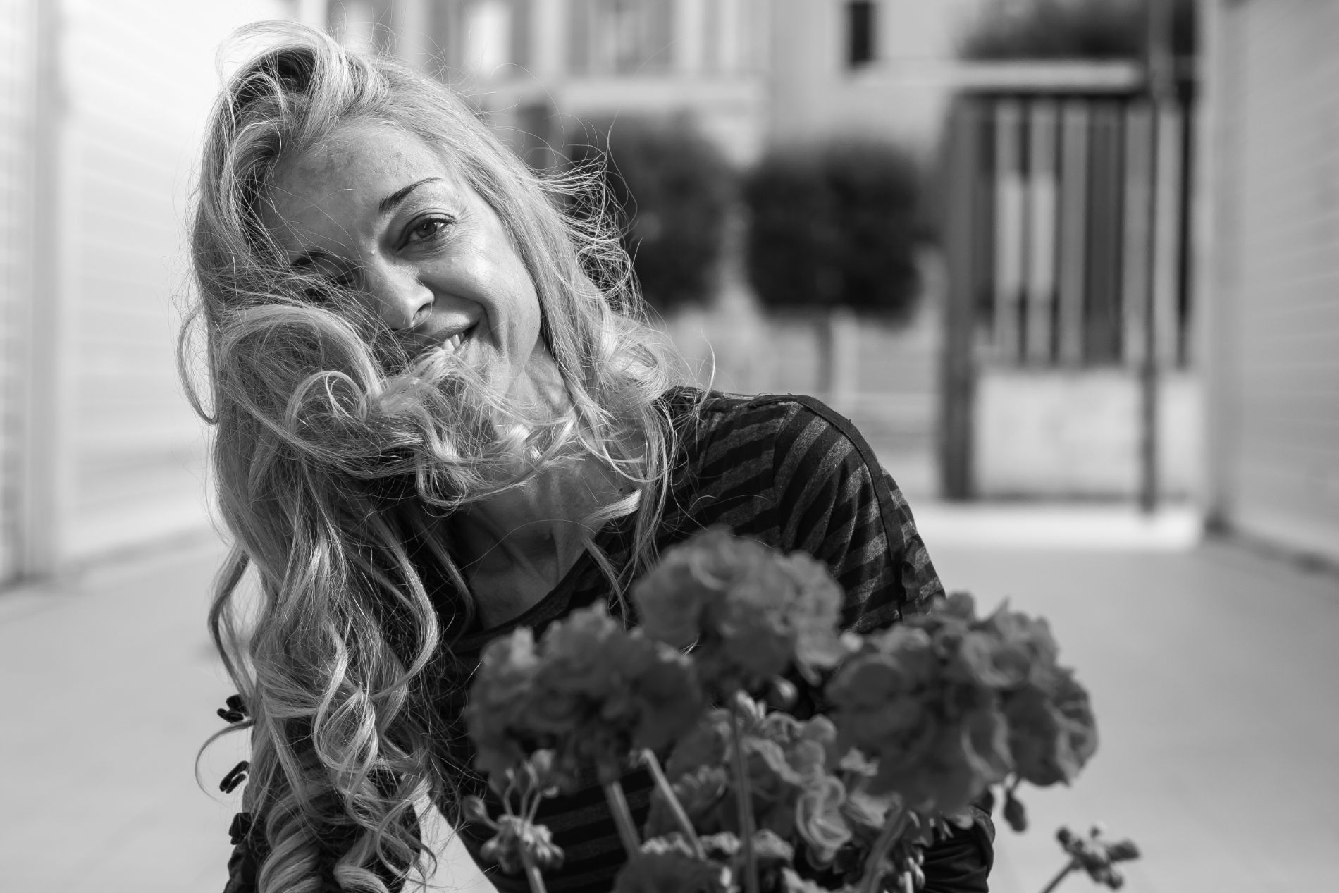 ritratto di donna in bianco e nero