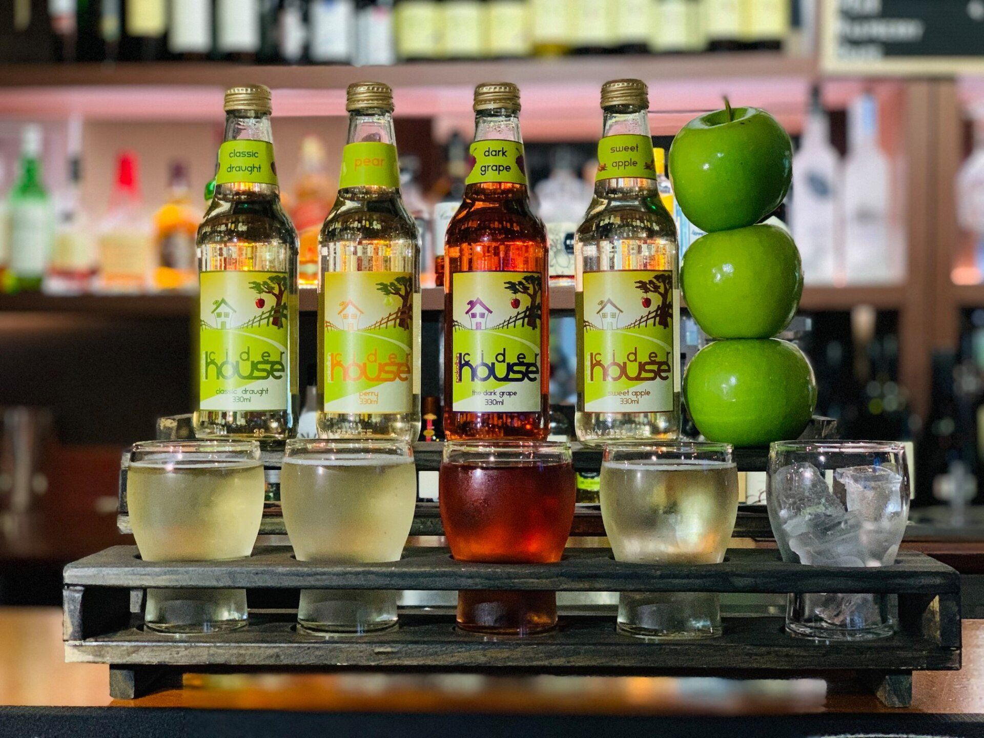 Blaxland Inn Restaurant in the Hunter Valley Wine Region at Pokolbin