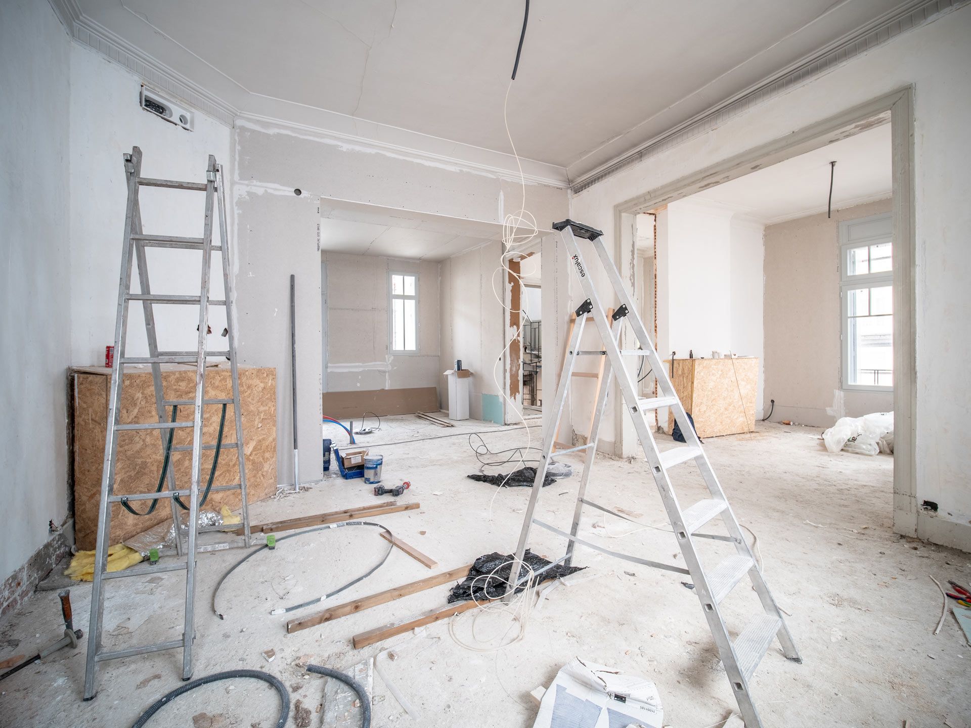 There is a ladder in the middle of the room