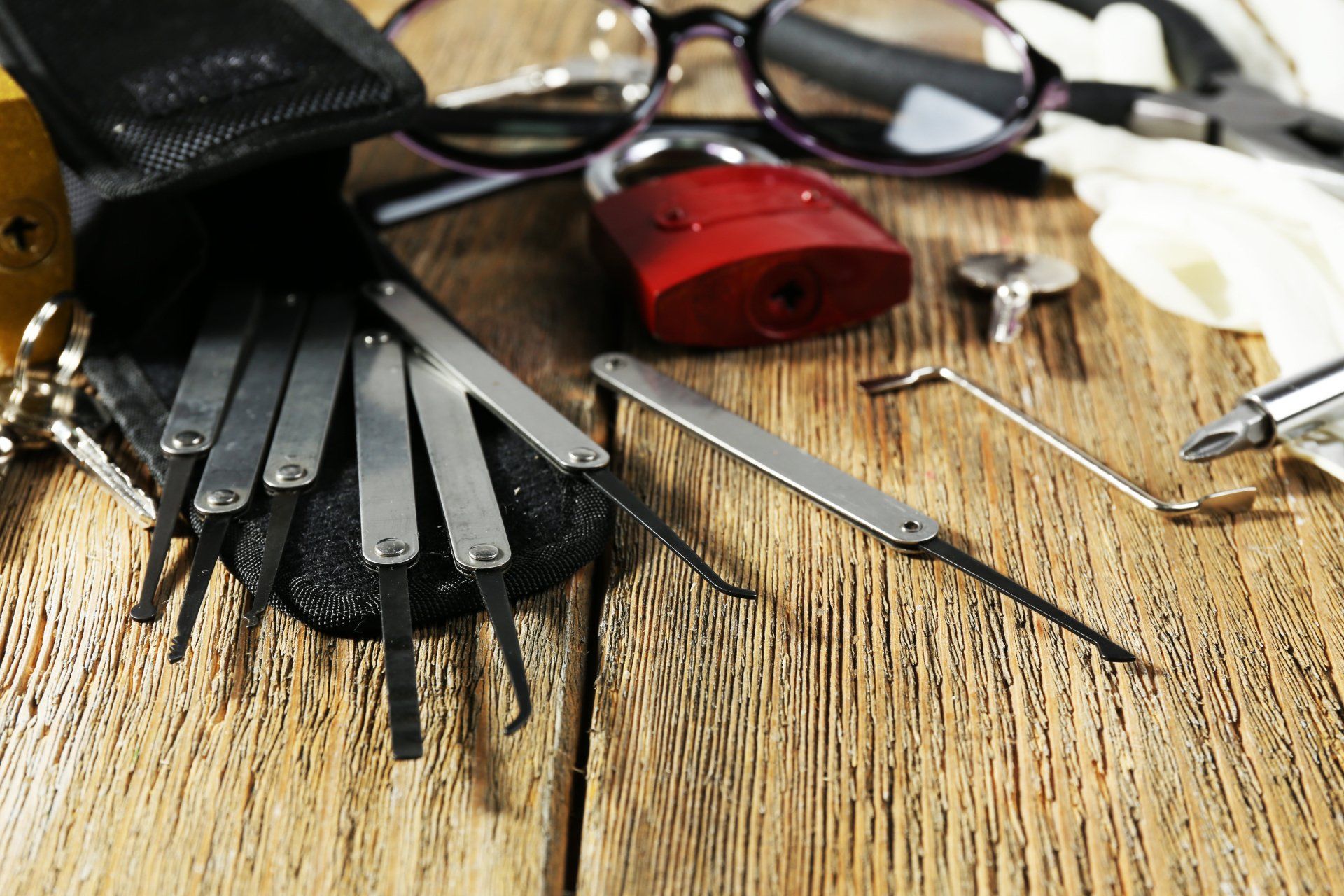 lock repair tools & padlock