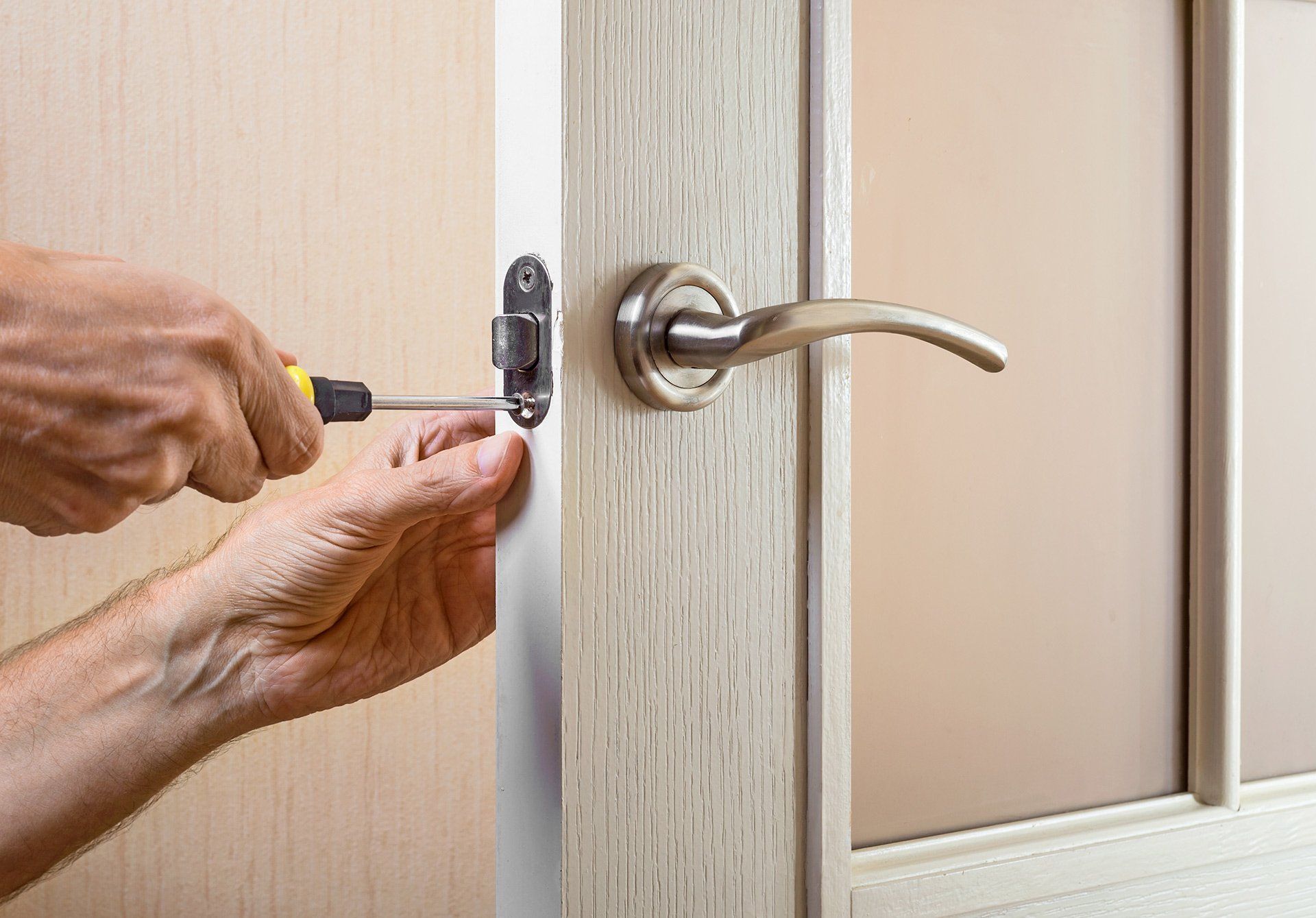 locksmith_door_repair-1920x1339-1920w.jpg