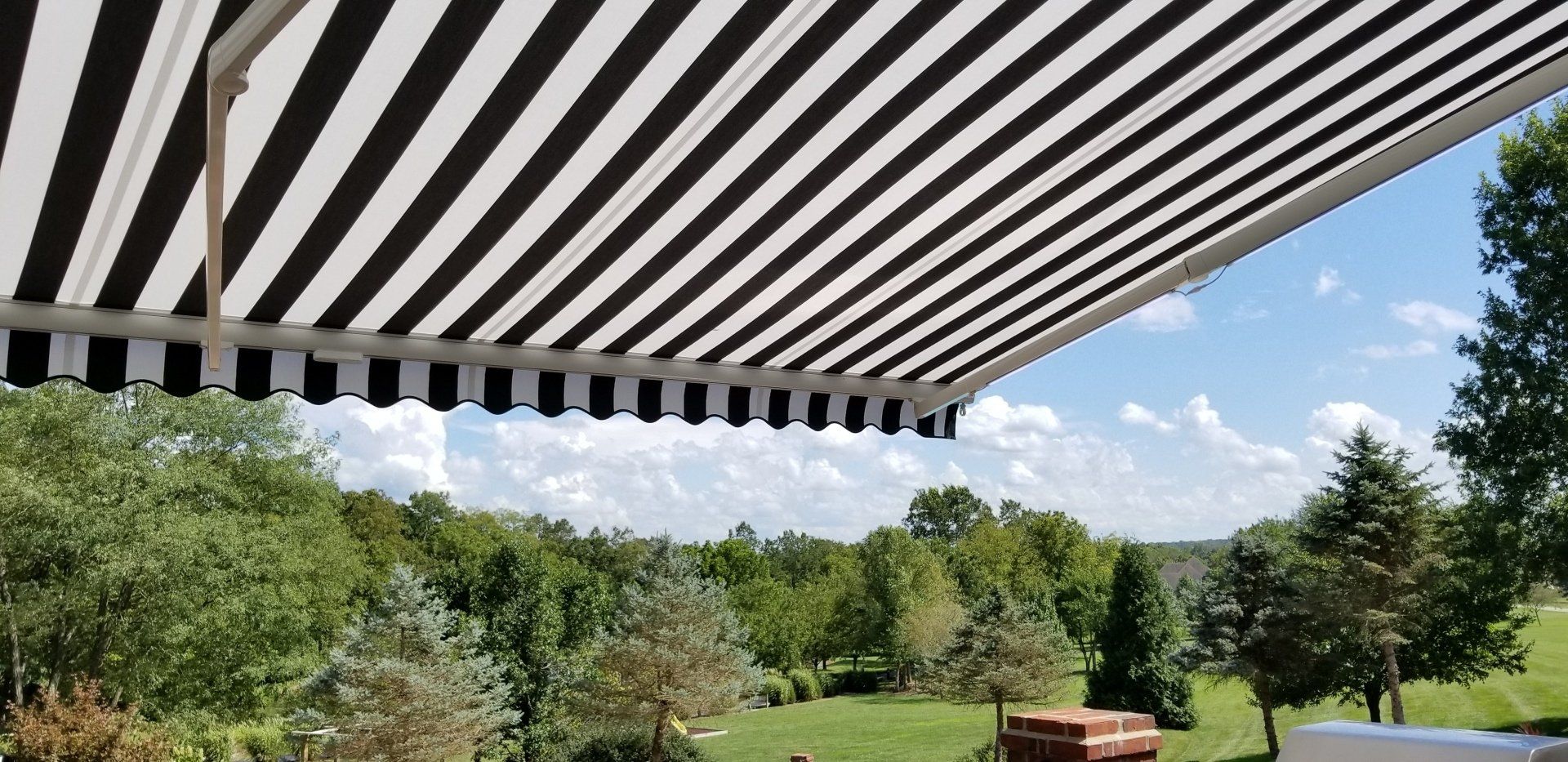 Retractable Screens in Somerset, KY Lexington Tent & Awning