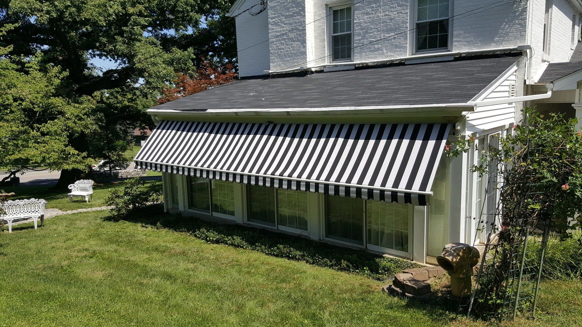Retractable Screens in Somerset, KY Lexington Tent & Awning
