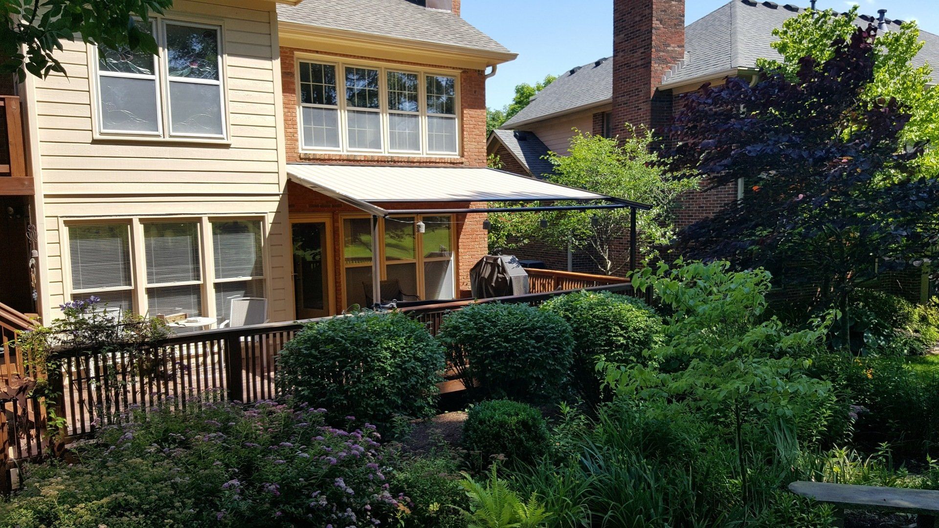 Retractable Screens in Somerset, KY Lexington Tent & Awning