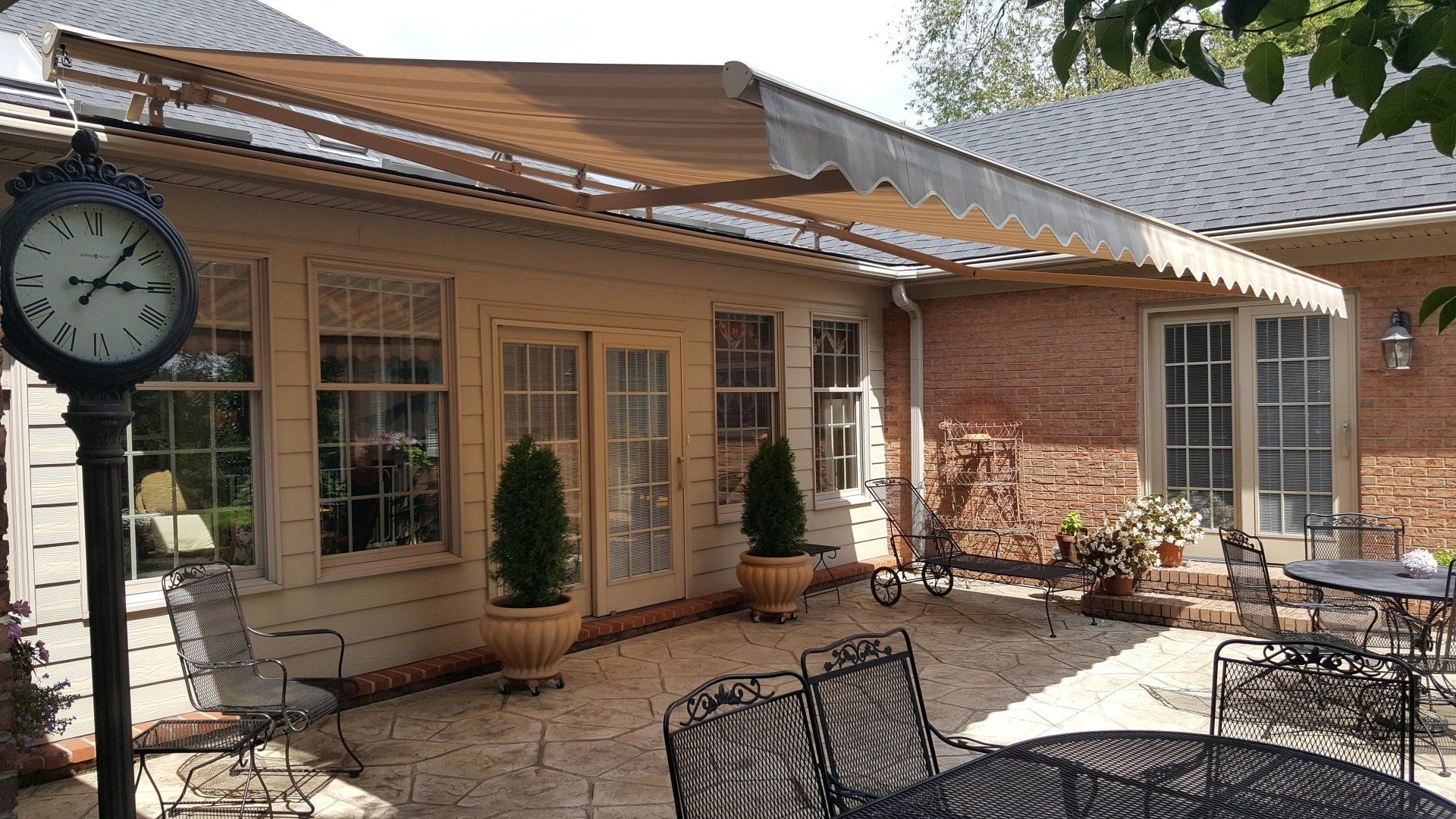 Retractable Screens in Somerset, KY Lexington Tent & Awning
