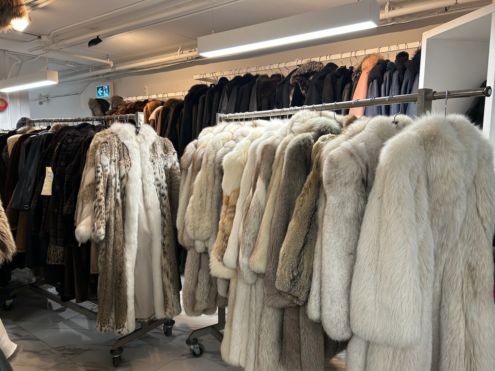 【本日削除】PELLICULE front gather furcoat PELLICULE front gather furcoat white 未開封
