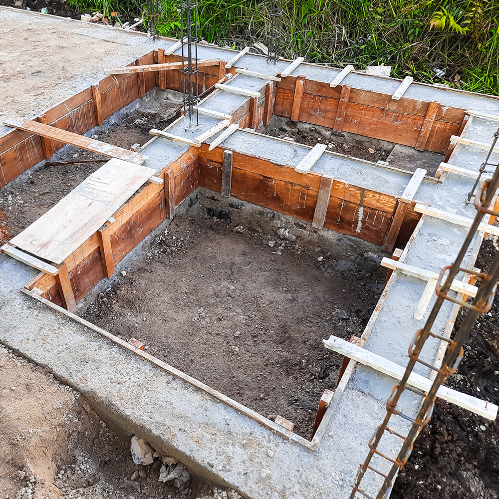 A patio with a texan logo on it
