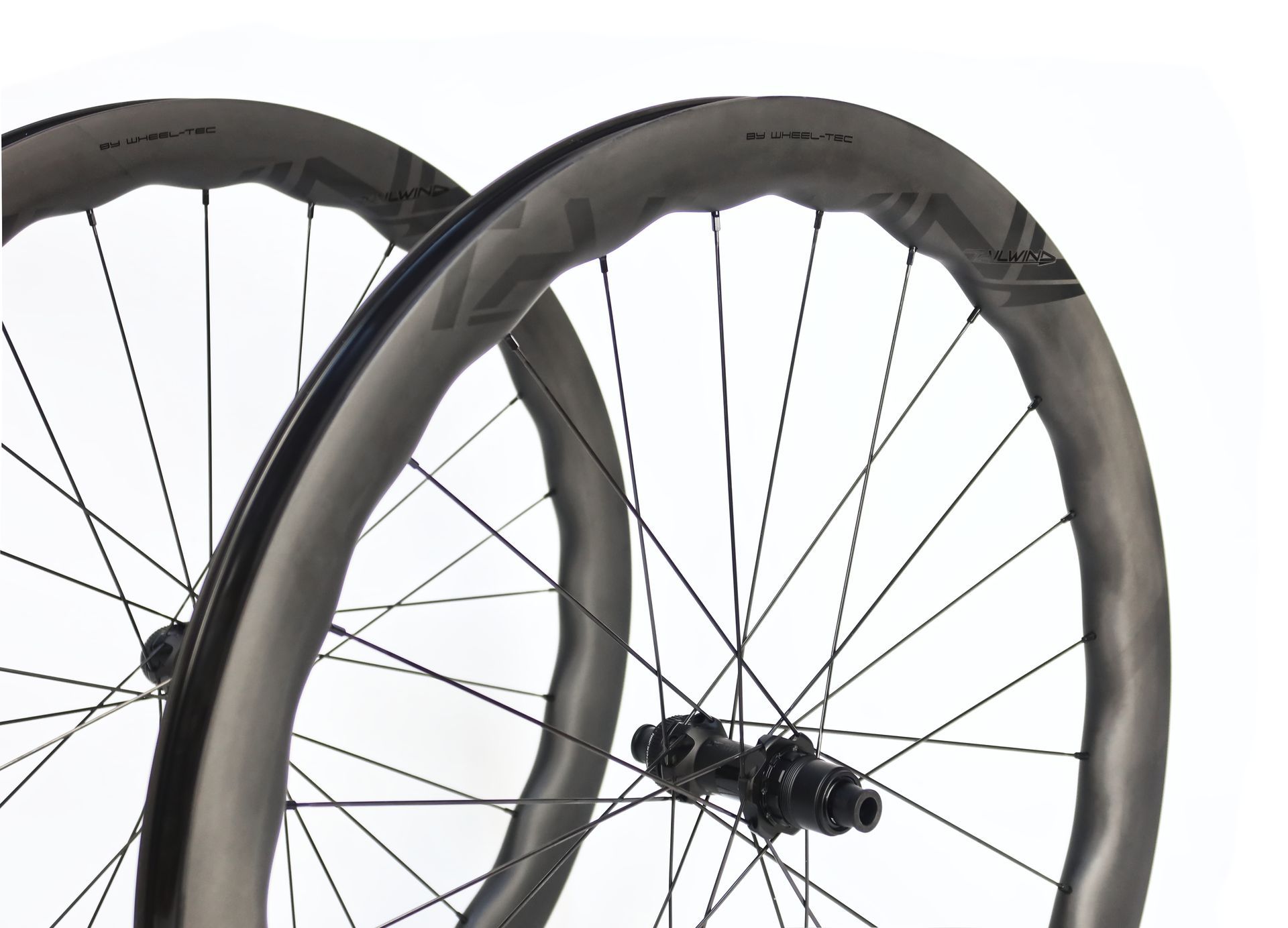 waved carbon gravel rim