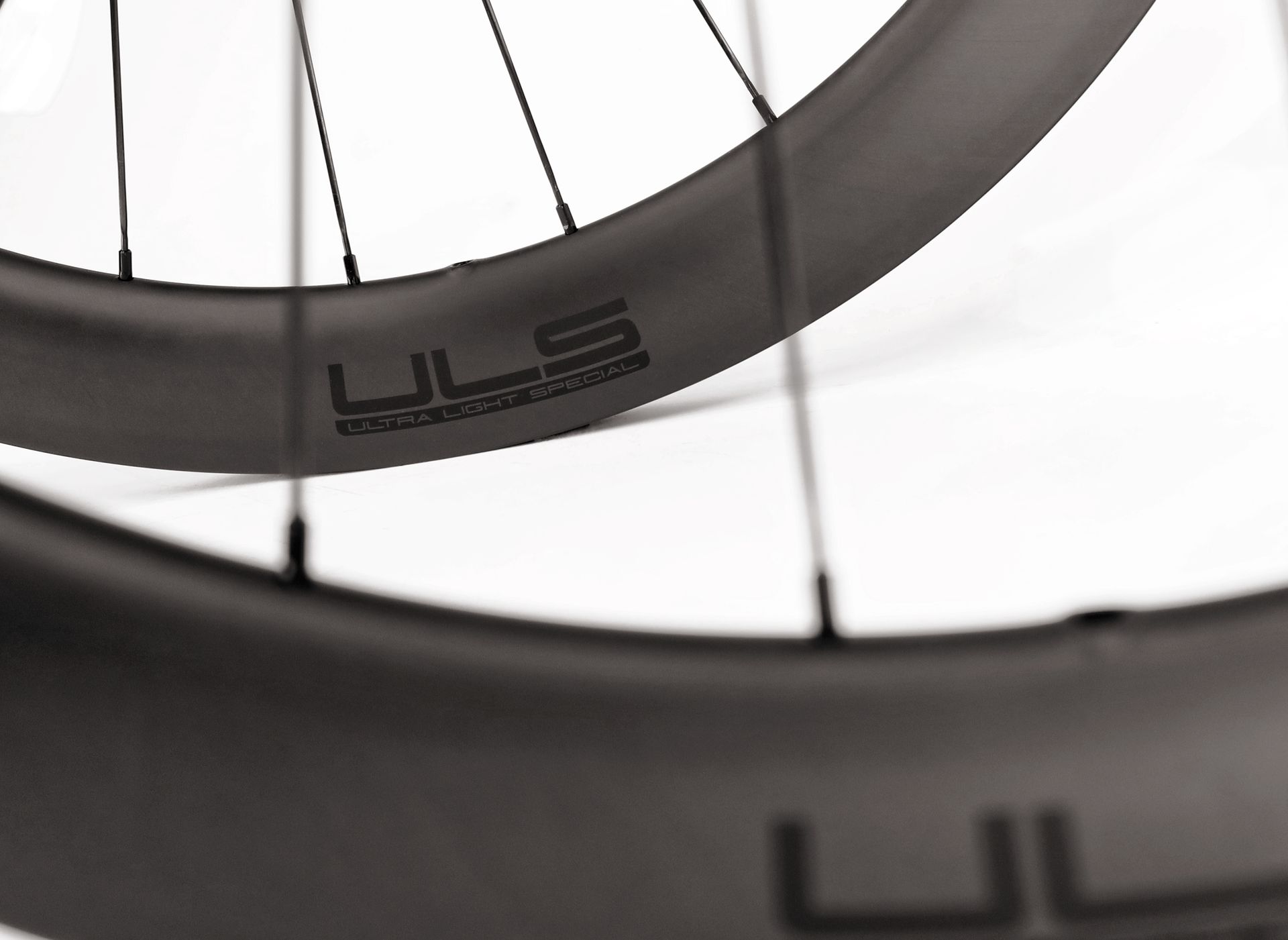 road optimized carbon rim