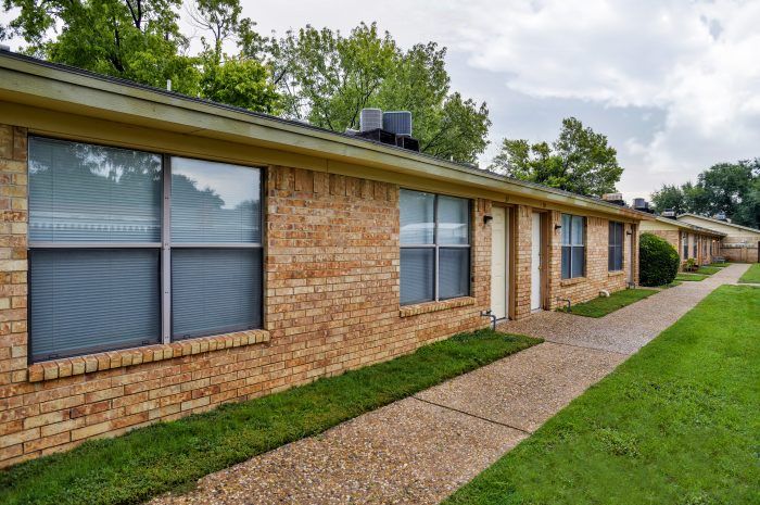 View of Farrar West Apartments Building